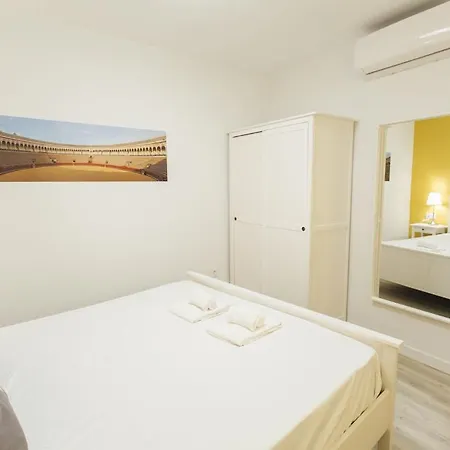 Colorful And Diaphanous- 3bd 1bth - Peral Seville