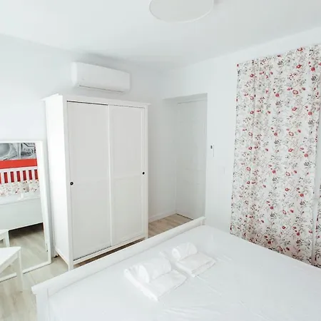 Colorful And Diaphanous- 3bd 1bth - Peral Apartment *