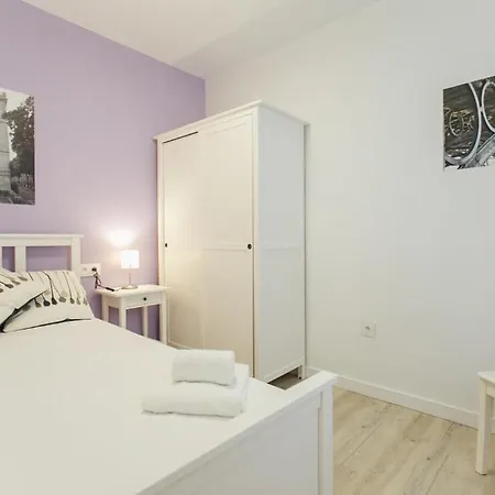 Apartment Colorful And Diaphanous- 3bd 1bth - Peral *