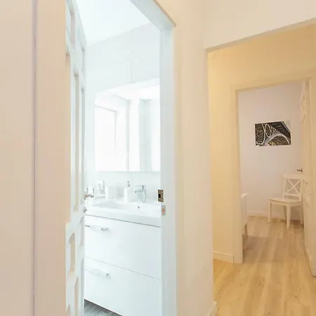 Apartment Colorful And Diaphanous- 3bd 1bth - Peral *