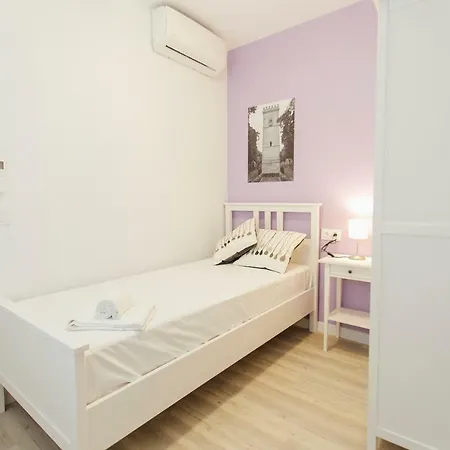 Colorful And Diaphanous- 3bd 1bth - Peral Apartment Seville