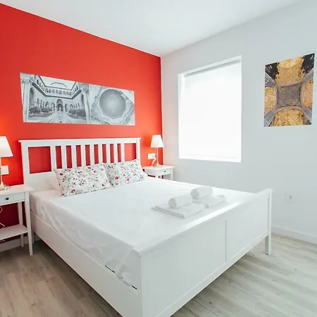 Colorful And Diaphanous- 3bd 1bth - Peral Seville