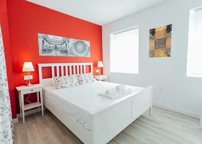 Colorful And Diaphanous- 3bdr 1bth - Peral Sevilla